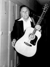 Bill Carlisle 1977 in der Grand Ole Opry in Nashville