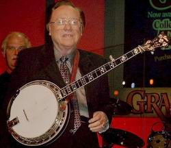 Earl Scruggs am 26. Juli 2003 in der Grand Ole Opry. Bild: Florian Agreiter