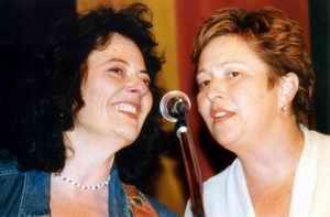 Kathy Kallick und Amy Stenberg am 3. April 2004 in Bhl, Bild: Friedrich Hog