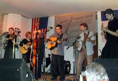 Valerie Smith & Liberty Pike, Thilo Hain (5-String-Banjo) war fr einige Stcke Gast von Liberty Pike. Neusdende, 39. Pfingstfestival am 30. Mai 2004. Foto: Drthe Messing