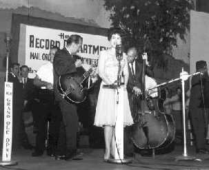 Patsy Cline auf der Bhne der Grand Ole Opry im Ryman Auditorium in Nahville, Tennessee