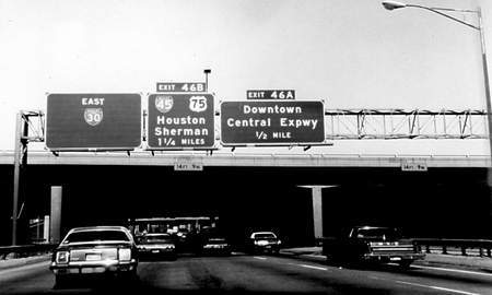 Highways in Amerika: Auf der Interstate 30 in Dallas, Texas